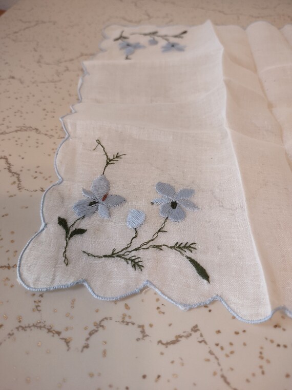 1950s NOS Blue Floral Handkerchief with Foil Stic… - image 5