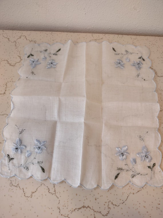 1950s NOS Blue Floral Handkerchief with Foil Stic… - image 6