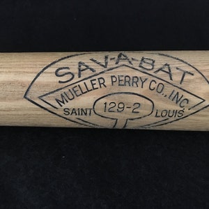Vintage 1960&#39;s Mueller Perry Co. Inc. Saint Louis SAV-A-Bat baseball bat.  Little League Henry Aaron model 129-2. Hank Aaron