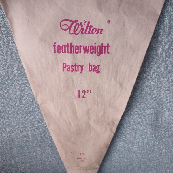 Vintage Wilton Featherweight 12" Pastry Bag No 1076 Made in Japan - Cake Decorating - Cookie Making