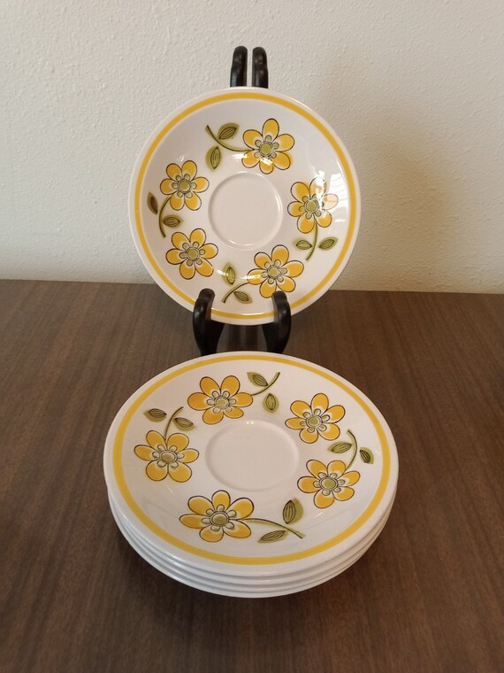 Set of 5 Mikasa Cera-stone Twinkle D1301 Saucers - Yellow Daisy