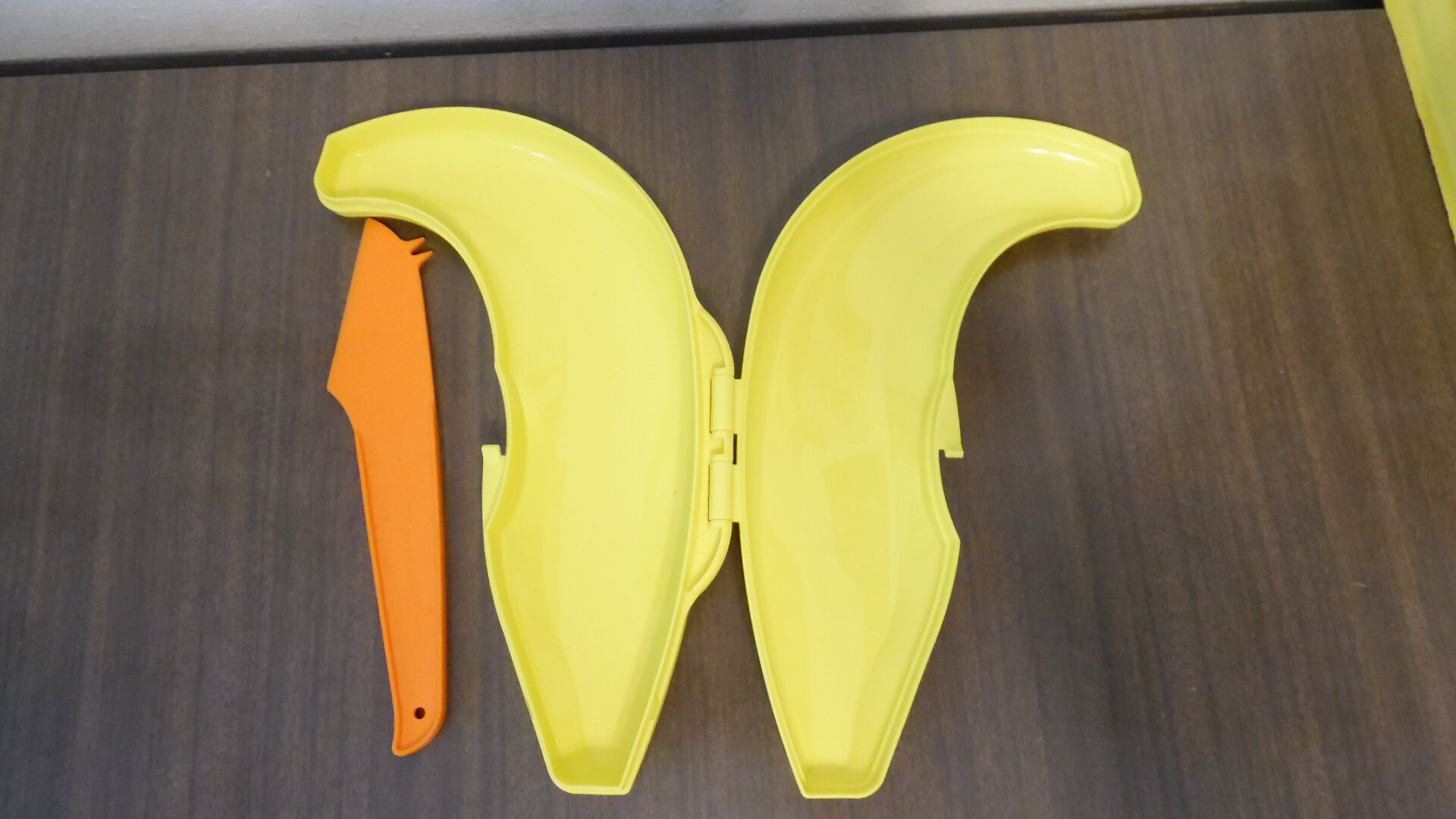 2 Piece Tupperware Tupperware Box Banana Keeper Banana Joe Etsy