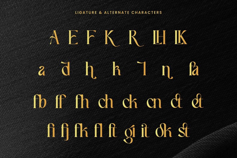 Puede incluir: Caracteres de ligadura y alternativos dorados sobre un fondo negro. El texto "LIGATURE & ALTERNATE CHARACTERS" est&aacute; en la parte superior. Los caracteres incluyen A, E, F, K, R, I, H, I, K, a, d, h, k, l, &eta;, fa, fb, ff, fh, ch, ck, cn, & y et.