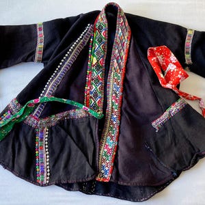 Vintage handgefertigte und bestickte Tunika-Jacke, wie gefunden