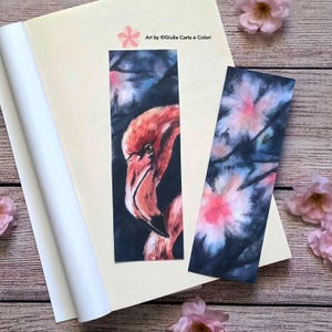Segnalibro illustrato con fenicottero – Accessorio per lettori, Carta di alta qualità, Idea regalo, Stampa fronte-retro, Arte animale