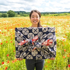 104cm Isa Monyo Reversible Large Furoshiki | Pine Navy Blue/Red