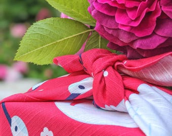 50cm Zusetsu Winter Crane Furoshiki Gift Wrapping in Crimson