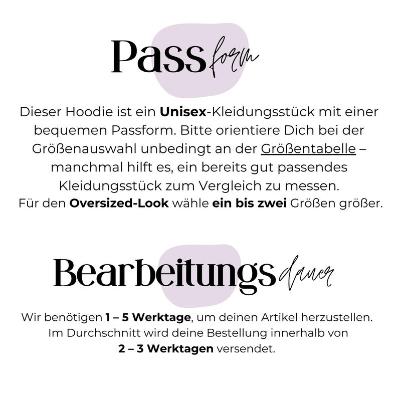 Pode incluir: Texto em fundo branco com as palavras "Passform" e "Bearbeitungsdauer" em fontes grandes e elegantes. O texto fornece informa&ccedil;&otilde;es sobre o ajuste do produto e o tempo de processamento, incluindo detalhes de dimensionamento e envio.