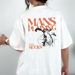 Feminismus T-Shirt Backprint Mansplaining Sucks, Statement Shirt für Frauenrechte, erhältlich in Weiß, Hellgrau, Natur und Sand, unisex
