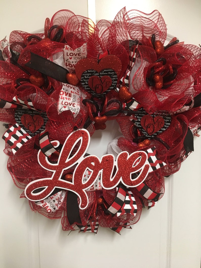 Love Wreath Red Black /& White Wreath Valentine Wreath Valentine Door Wreath