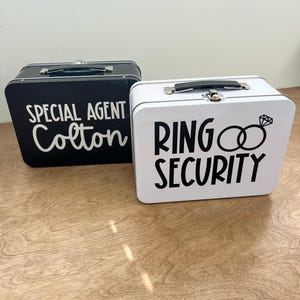 Porte-documents personnalisé pour bague de sécurité - Étui à bagues pour porteur d'alliances - Boîte à bagues en étain personnalisée pour enfants - Cadeau agent spécial pour porteur d'alliances