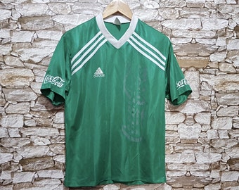 Vintage 90er 80er 70er Adidas Coca Cola Jersey T Shirt Herren Größe: MFootball Old School JerseyVintage Kleidung Herren Vintage 90er 80er 70er Adidas Coca Cola Jersey T Shirt Herren Größe: MFootball Old School JerseyVintage Kleidung Herren
