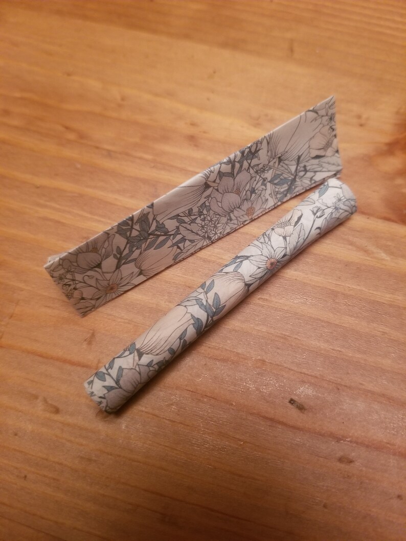 Small Rolling Papers Flowers Etsy