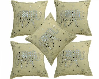 Funda de cojín Kantha Mirror Work cosida a mano Diseño de elefante / Funda de cojín indio / cojín boho /(Tamaño: 16 x 16 pulgadas) (Conjunto de 5 piezas)