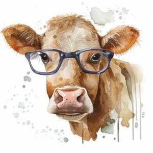 Puede incluir: Pintura acuarela de una vaca marrón y blanca con gafas de montura azul. La vaca está mirando directamente al espectador. El fondo es un lavado blanco con salpicaduras de acuarela azul.