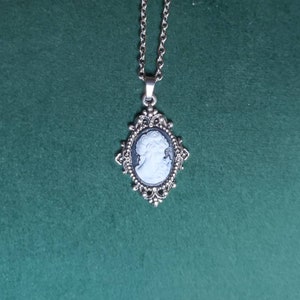 Collier style victorien avec petit camée image 4