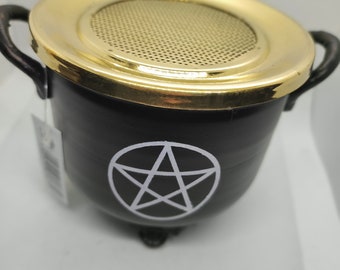 chaudron avec pentacle et filet de laiton