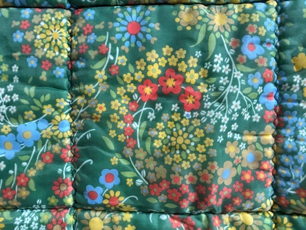 Sac De Couchage Vintage Années 70 – Décor Fleuri, Camping Rétro, Décoration Seventies