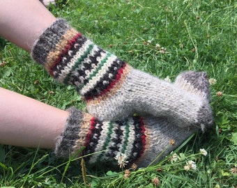 Hand Knitted Wool Socks: Gray Unisex Winter Bed Socks