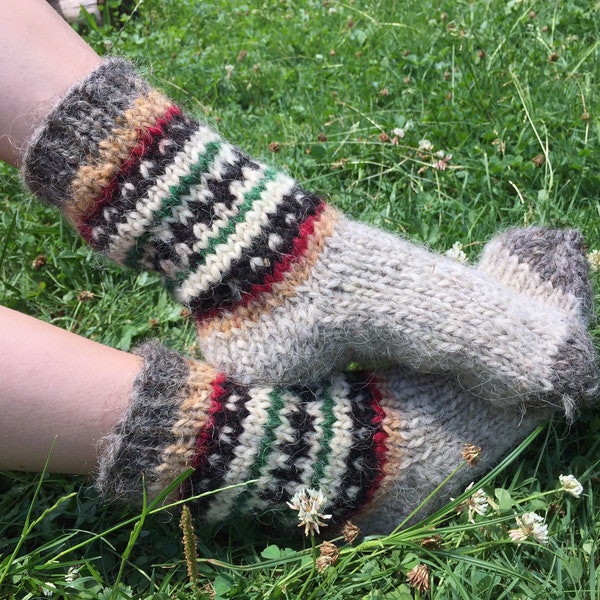 Chaussettes en pure laine de mouton tricotées biologiques/chaussettes unisexes grises/chaussettes en laine d'hiver, chaussettes épaisses biologiques thérapeutiques, chaussettes de lit, artisanat ukrainien