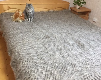 Handwoven 100% Sheep Wool Blanket, Queen Size, Gray Plaid Bed Coverlet