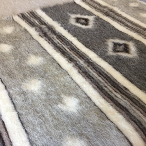 Manta de lana natural/Cubierta de cama esponjosa/Manta suave beige-gris/alfombra de lana de oveja/cobertor tejido orgánico/Manta ucraniana