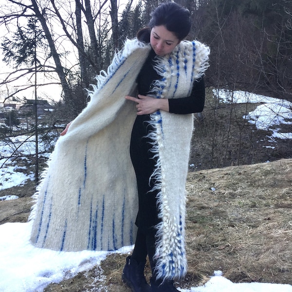 Long warm vest/Winter white cardigan/woolen vest/sheep wool Handmade woven coat/gift for her/Ukraine Ethnic cardigan/cardigan with hood