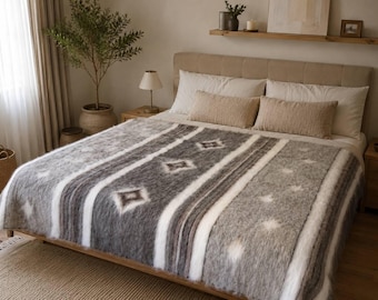 Black White Wool Blanket Queen», «Outdoor Berber Blanket Bulky», «Scandinavian decorative plaid».