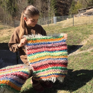 Cuscinetti per sedie in lana/Tappeto lungo tessuto/Cuscino del sedile personalizzato/Artigianato in lana ucraino/Tappeto tessuto a mano con texture/tappetino in lana/Tappeto per camera da letto/Tappetino per i piedi
