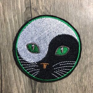 Yin Yang Applique, Embroidered Yin Yang  Patches, Cat Face Yin Yang Iron on Appliques,  Cat Lover Gift, Iron on Patch, Cat Face Embroidery