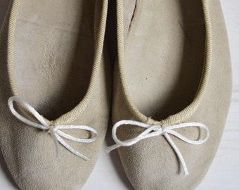 SUPER SOFT!  beige suede ballet flats. Elegant women&#39;s shoes. Made in Italy with natural materials. Flat blush dancer