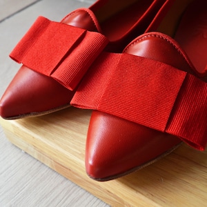 Red leather ballerinas with bow Elegant and handmade women shoes. Made in Italy with natural materials. Flat blush dancer