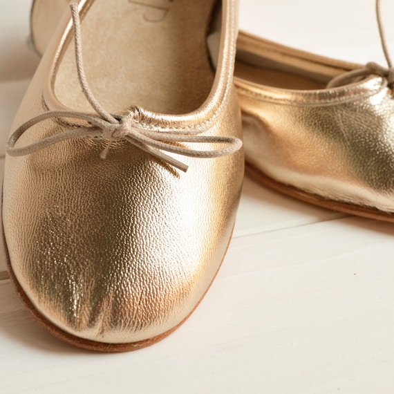 Rub 'N Buff European Gold Upcycled Ballet Flats DIY