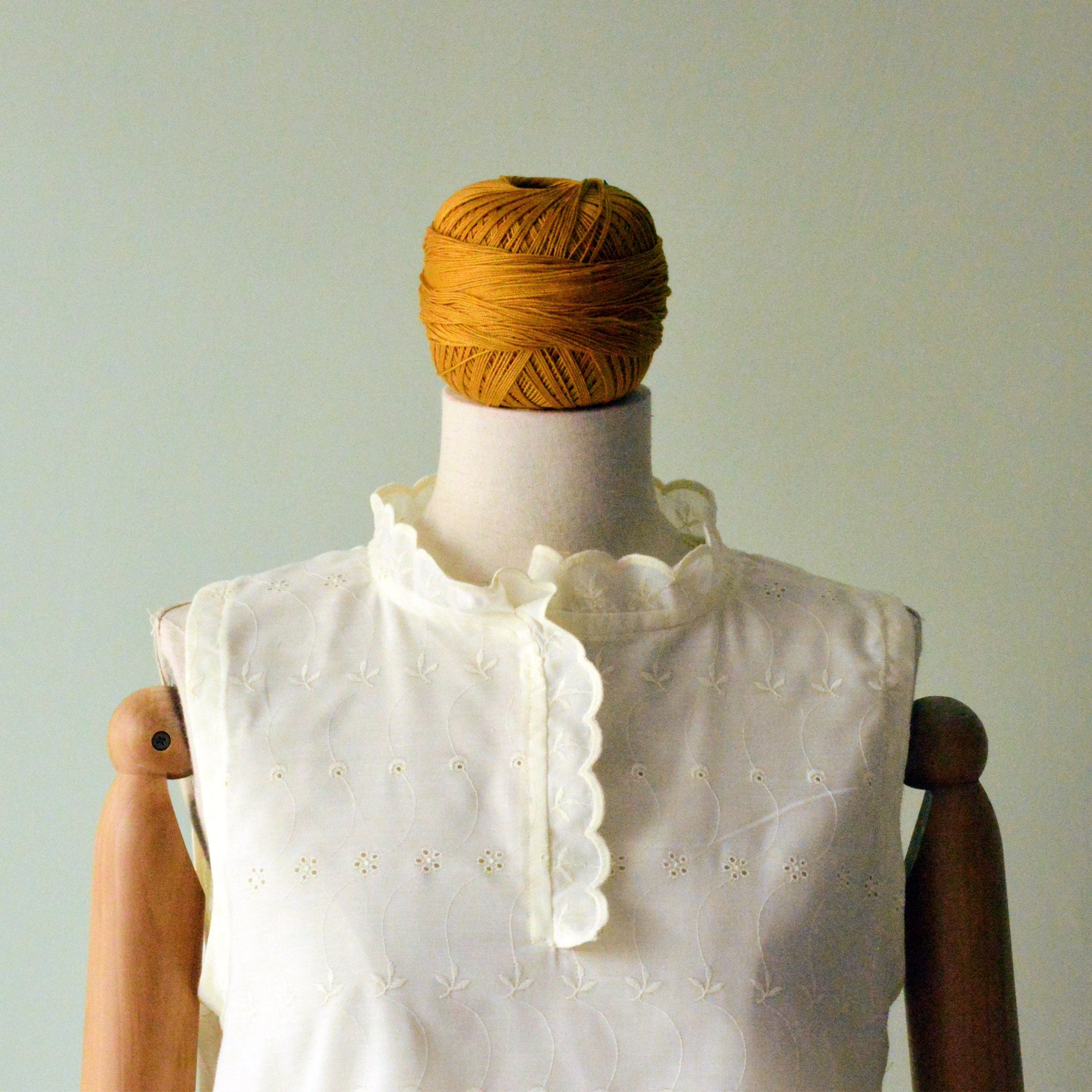 PRE-ORDER CREAM top, light cream color, in pure Sangallo cotton, with small flowers design. Scalloped collar and scalloped cut