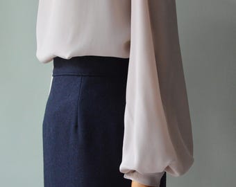 Blouse MOON shirt in crepe silk light blush beige, solid color. Boat neckline, lantern sleeves. Casual and elegant top