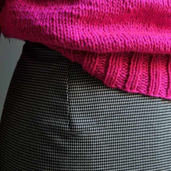 Women's pencil skirt in little pied and poule fabric. Elegant skirt, pencil skirt, midi length, white, black,