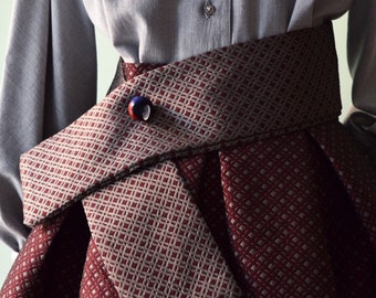 HAKAMA burgundy pleated skirt in silk and viscose blend, polyamide. Geometric print. Japan inspiration model