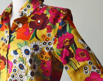 FLORA shirt in matt SILK and viscose satin. Blouse, shirt in floral pattern, soft masculine collar. Cuff with button.