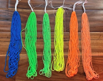 UV-aktive tschechische Glasperlen, Regenbogen Größe 11/0, 6 Stänge, Neon Regenbogen Perlen, Größe 11.