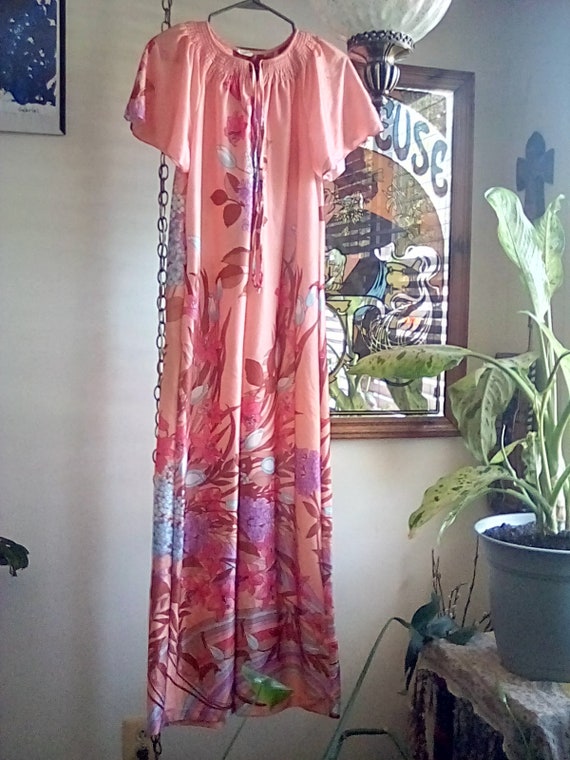 zip up,polyester,lounger Long floral dress,pastel,dress,1970s,70 lounge wear