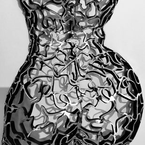 Sculpture artisanale unique : torse humain abstrait, oeuvre d'art en métal poli pour intérieurs modernes, pièce de décoration intérieure exclusive image 3