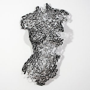 Sculpture murale torse féminin en métal - Art abstrait moderne