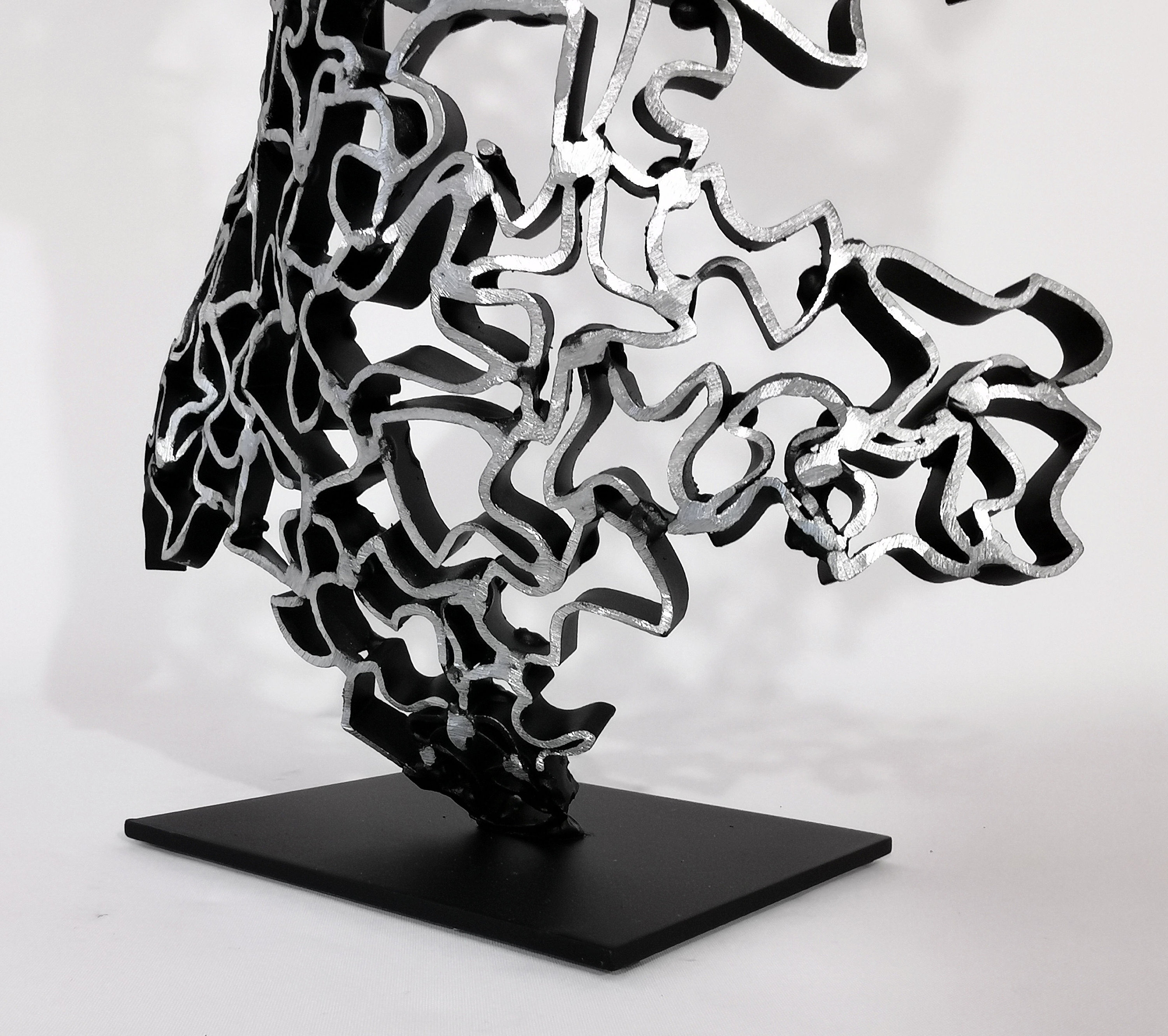 大型金属レース彫刻：現代の黒と銀のアート - Etsy 日本