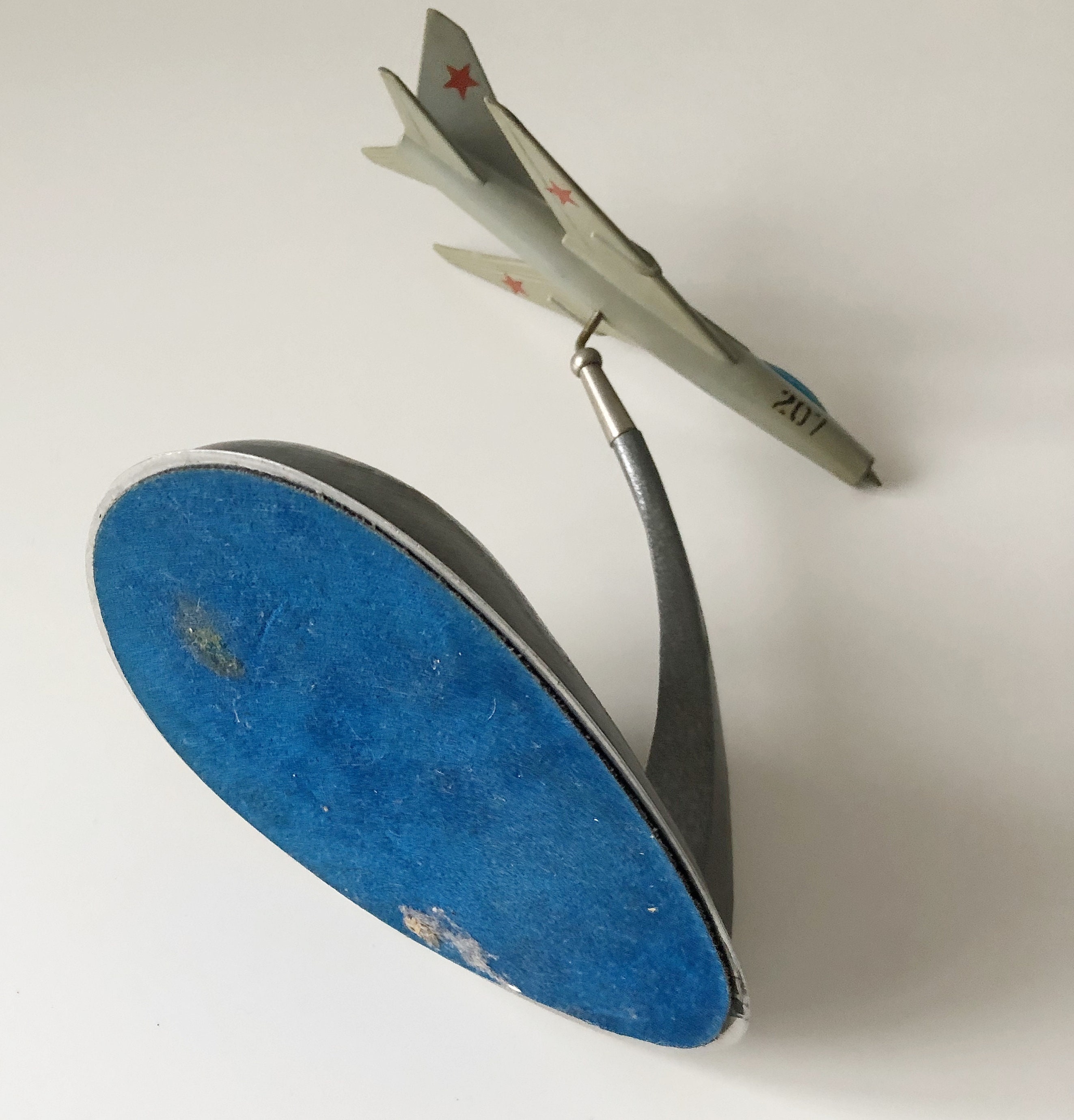 飛行機の灰皿 Suchoi SU-7、ビンテージ飛行機灰皿、デスクシェルフモデル、ソビエト