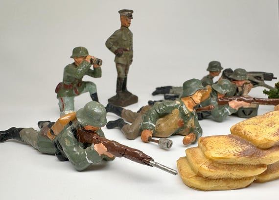 German Infantry Soldiers of WW1 of the  WW1 Elastolin TOY SOLDIERS display picture 1