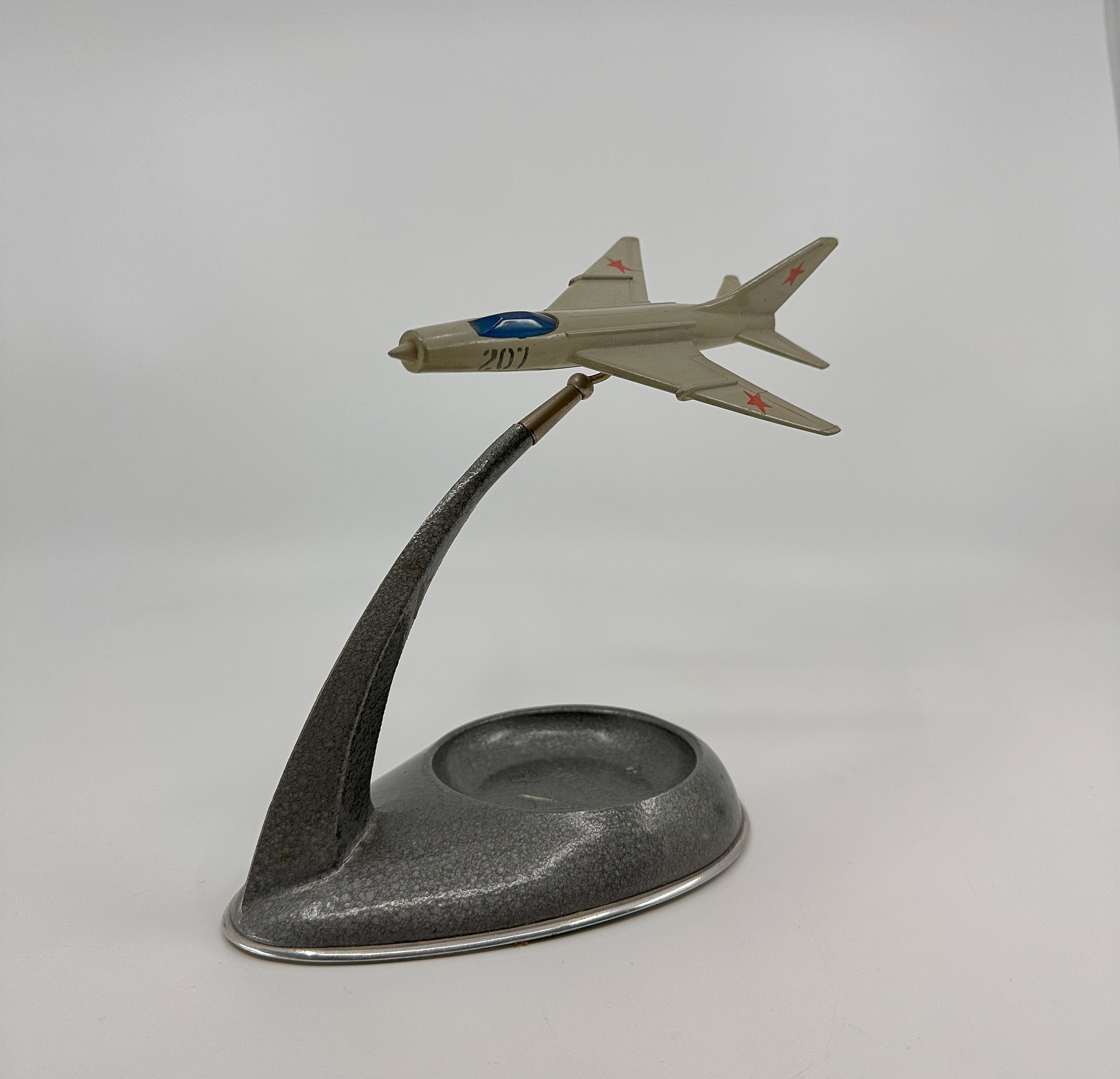 Suchoi SU-7、ビンテージ飛行機灰皿、デスクシェルフモデル、ソビエト