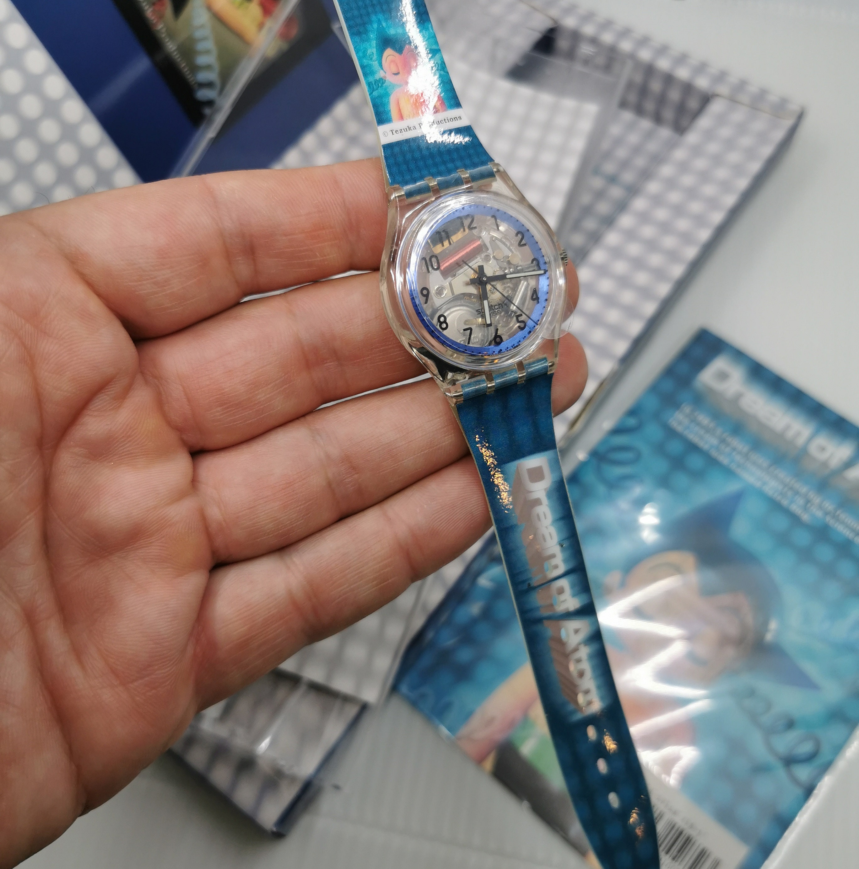 Dream of Atom swatch