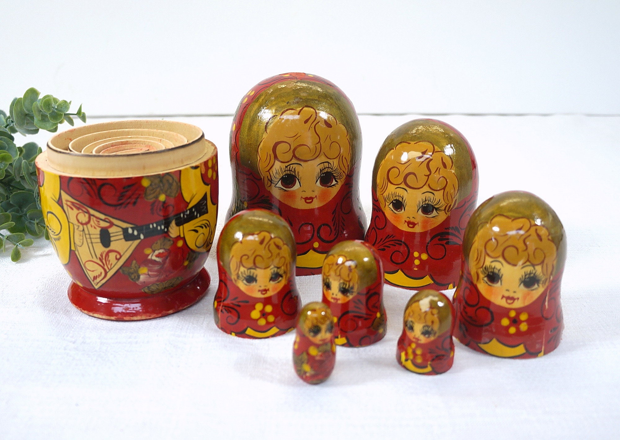 MCLIUJIA – Poupée Matriochka Russe 7 Pièces, Foulard Rouge, Peinte à La Main, En Bois, Déco Et Rangement