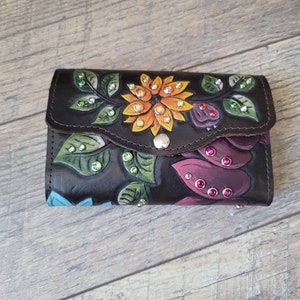 Cartera de tres pliegues negra hecha a mano n.° 2 WE