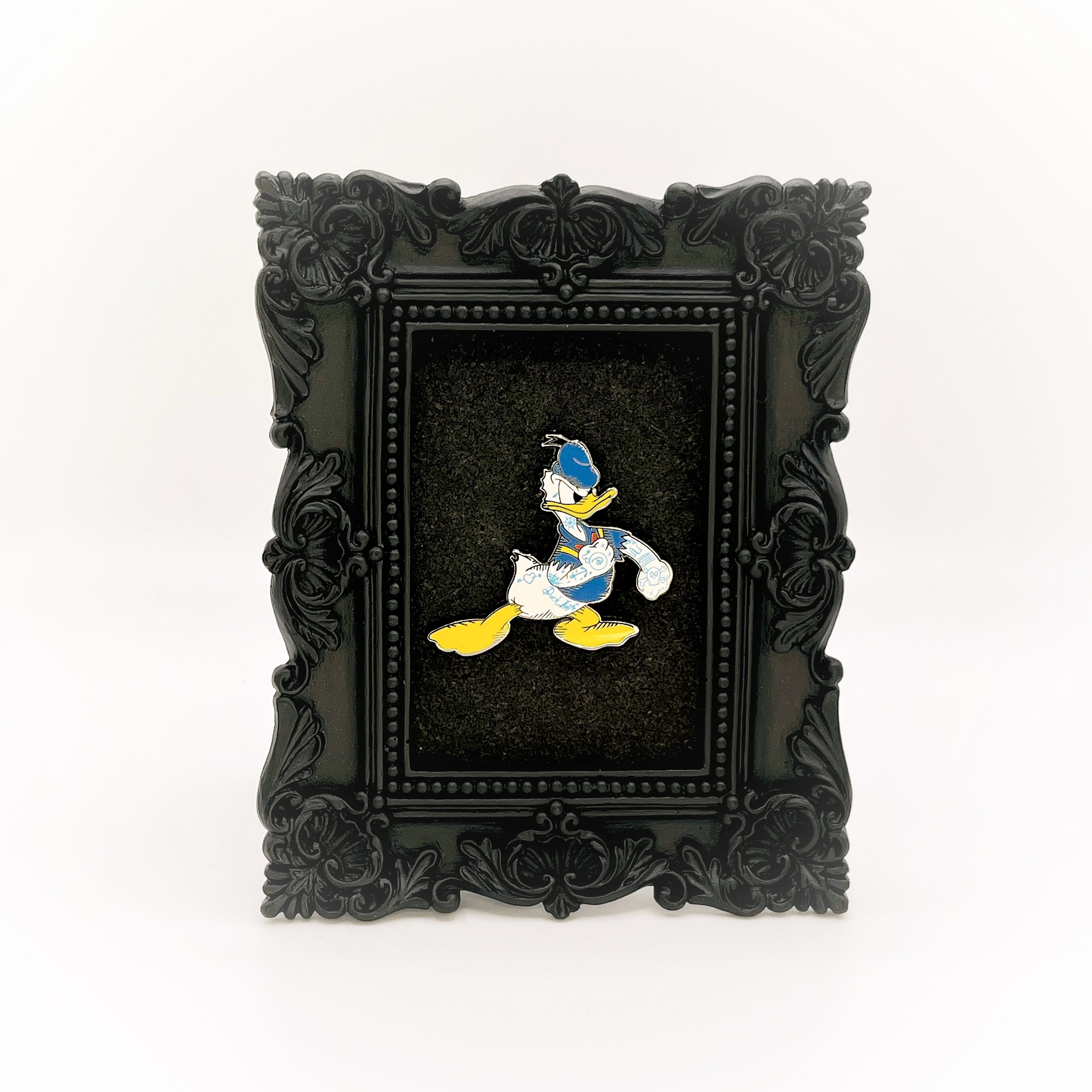 Iron on patches - MICKEY & FRIENDS DONALD DUCK Disney - blue - 6,5x5,8cm  - Application Embroided badges